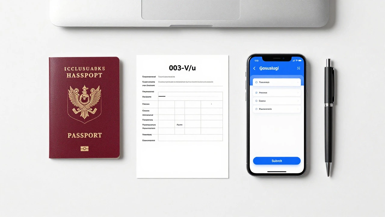 Документы для замены прав и смартфон с приложением Госуслуги